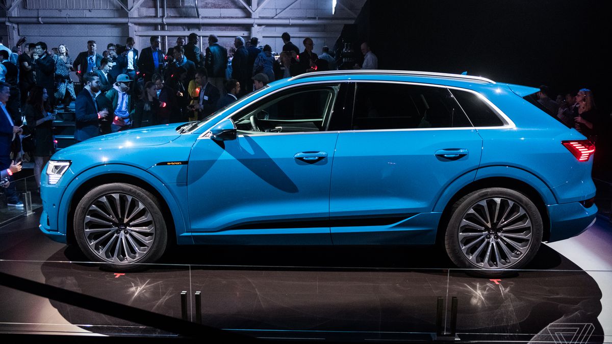 Audi E – tron được thiết kế sang trọng và hiện đại Audi E – tron được thiết kế sang trọng và hiện đại